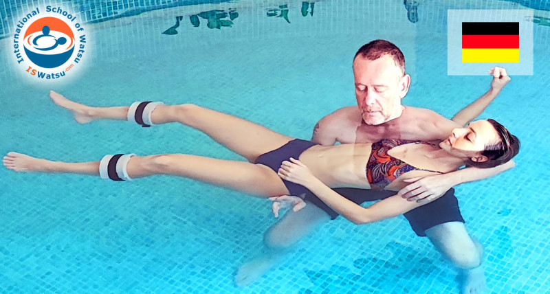 Yves Delattre während einer Aquasoma-Sitzung (Körperarbeit im Wasser) in Buenos Aires, Argentinien